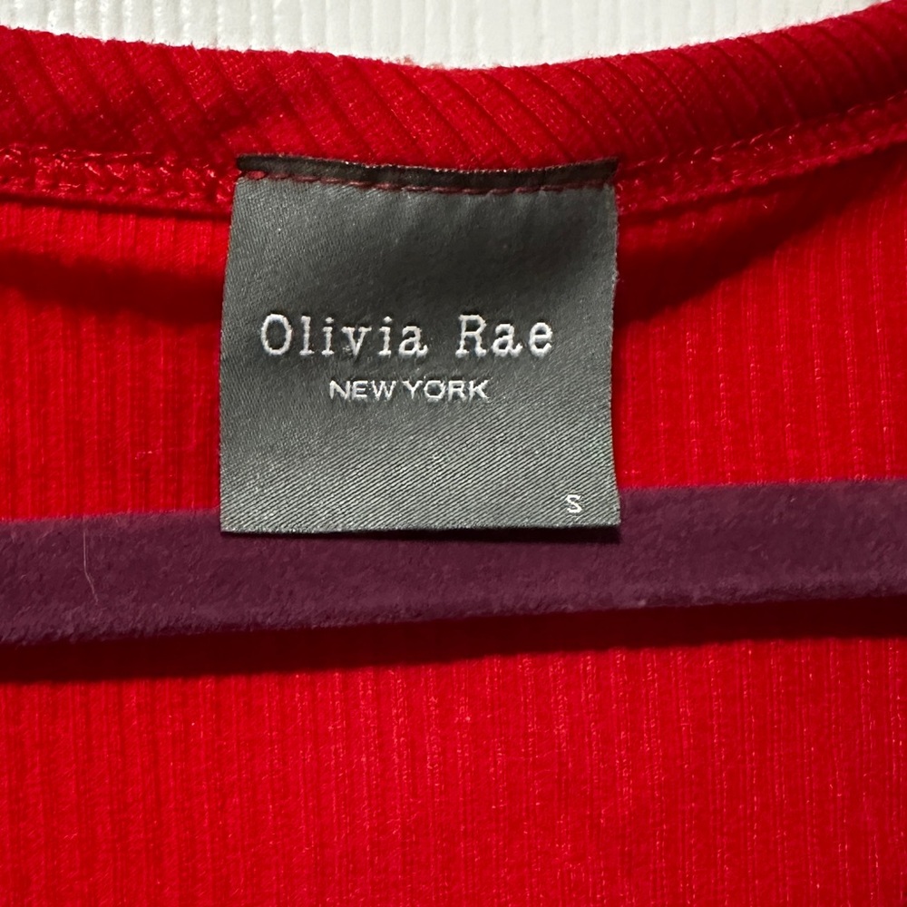 Olivia Rae basic Vneck tee - Picture 2 of 4